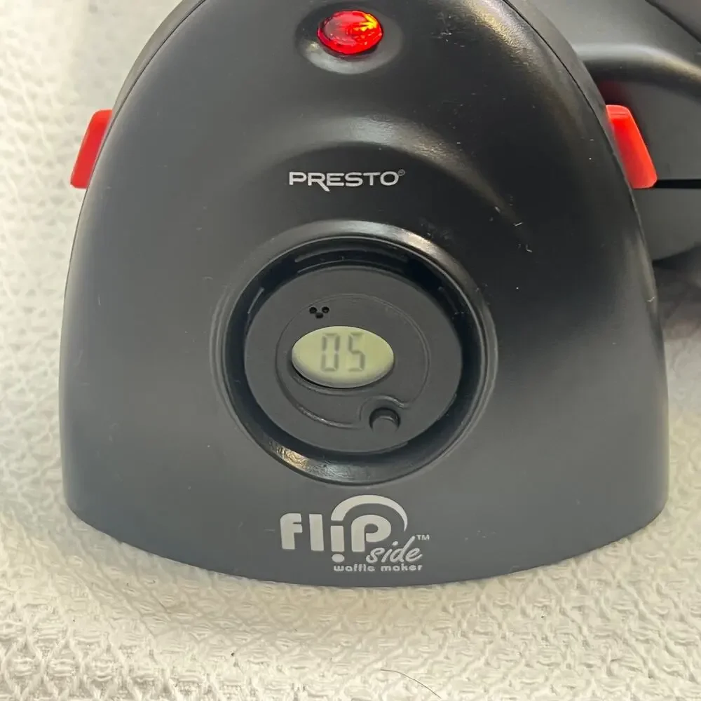 Presto FlipSide Belgian Waffle Maker 0351004 Ceramic Rotating Tested Working